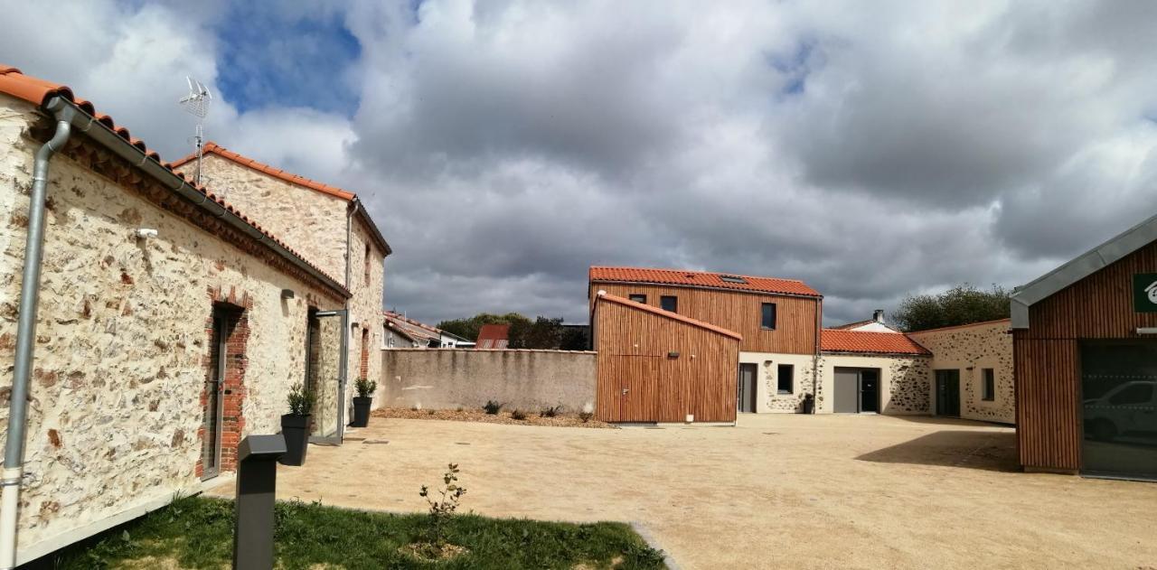 La Borderie - Maison Des Randonnees - Gite Etape - Gite De Groupe Vairé Kültér fotó